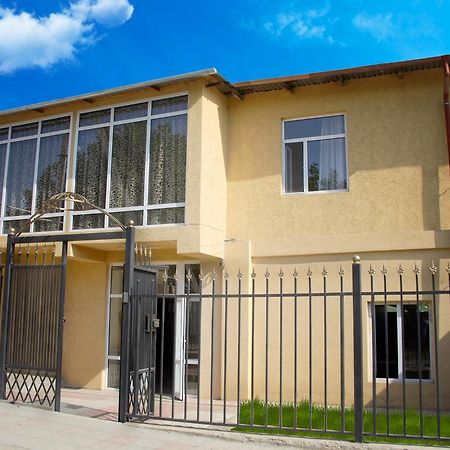 Hostel ESAL Osh Exterior foto